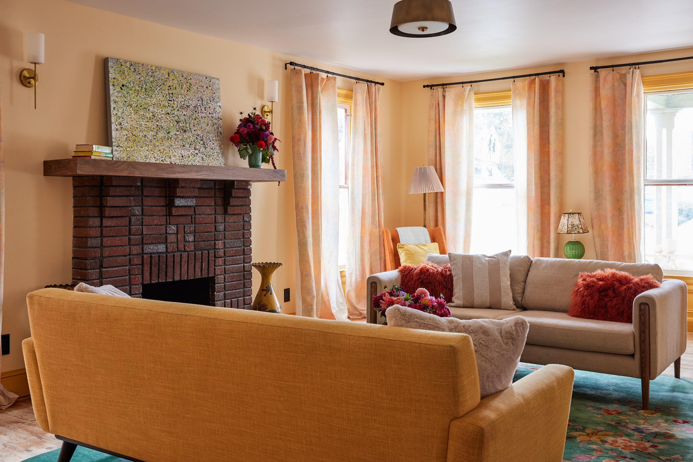 COH-SharonSprings-LivingRoom-2 (1)-min