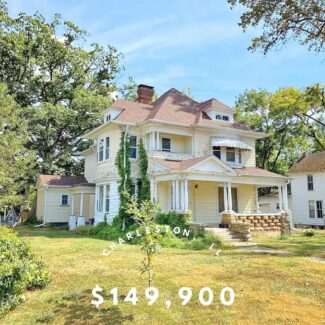 1011 6th St, Charleston, IL